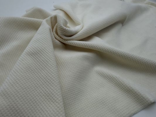 قماش بوليستر مخملي ميكرو مرن بوزن 210-280 جرامًا مثالي للفساتين